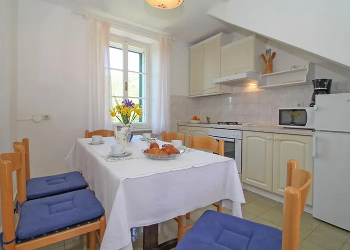 Feriehus Felix In Sveta Marina - Haus Fuer 6-7 Personen *